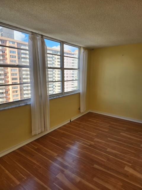 Winston Towers 100 - Residential