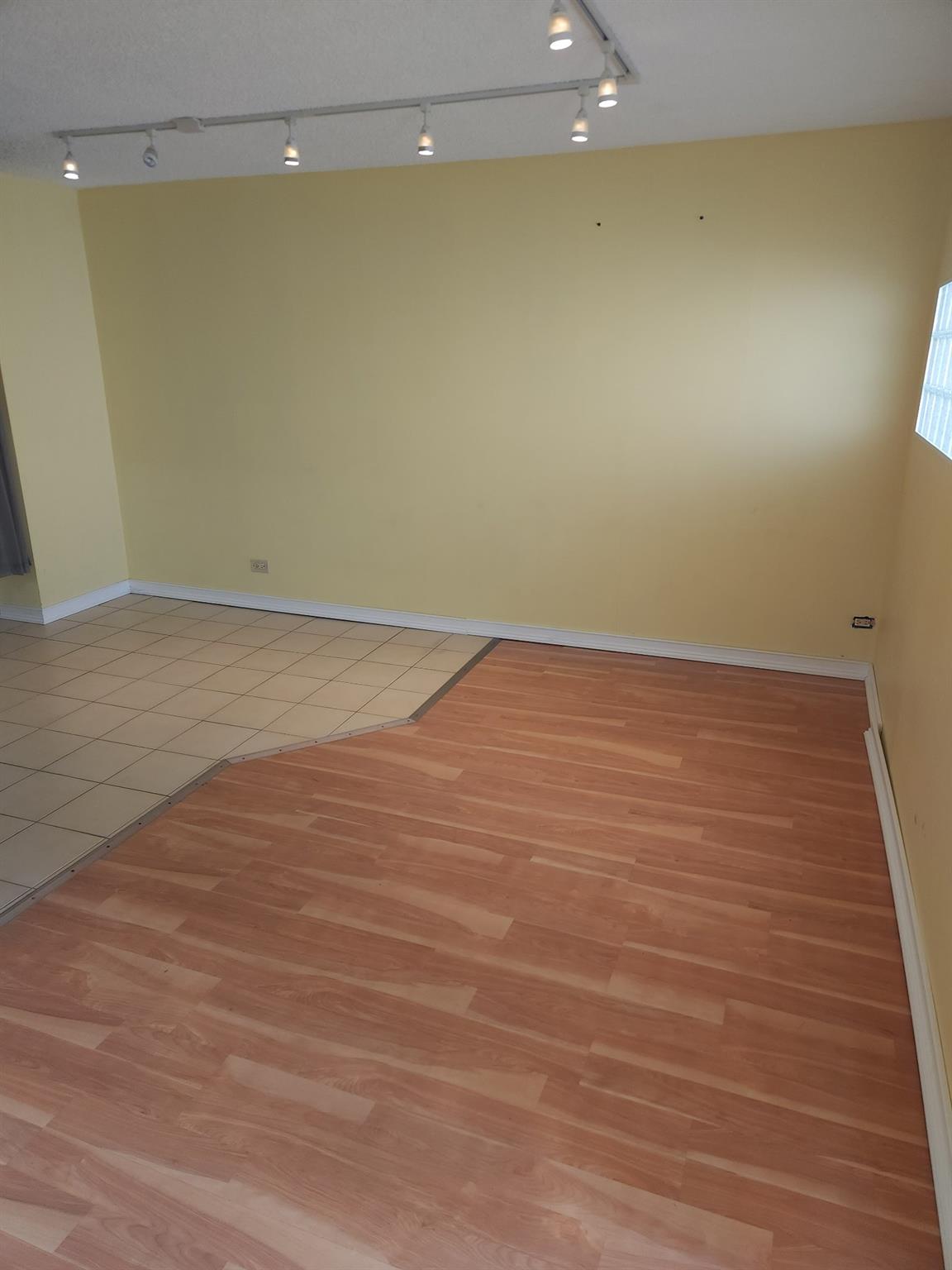 Winston Towers 100 - Residential