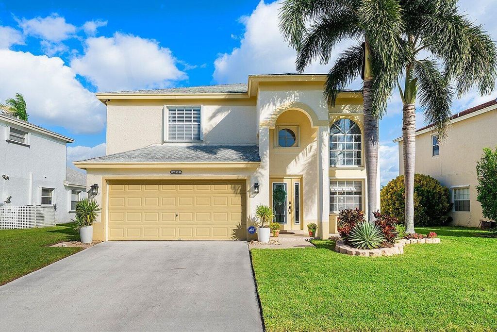 Photo of 6353 Lansdowne Circle, Boynton Beach, FL 33472 (MLS # R11133662)