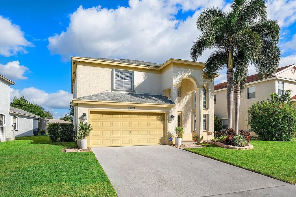 Photo of 6353 Lansdowne Circle, Boynton Beach, FL 33472 (MLS # R11133662)