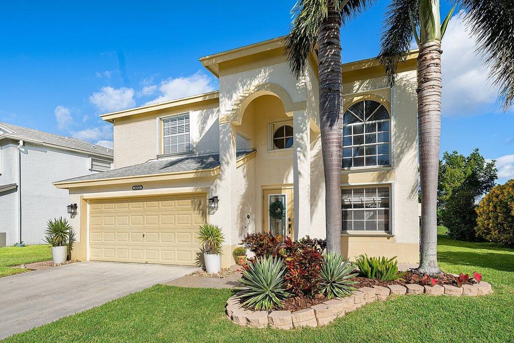 Photo of 6353 Lansdowne Circle, Boynton Beach, FL 33472 (MLS # R11133662)