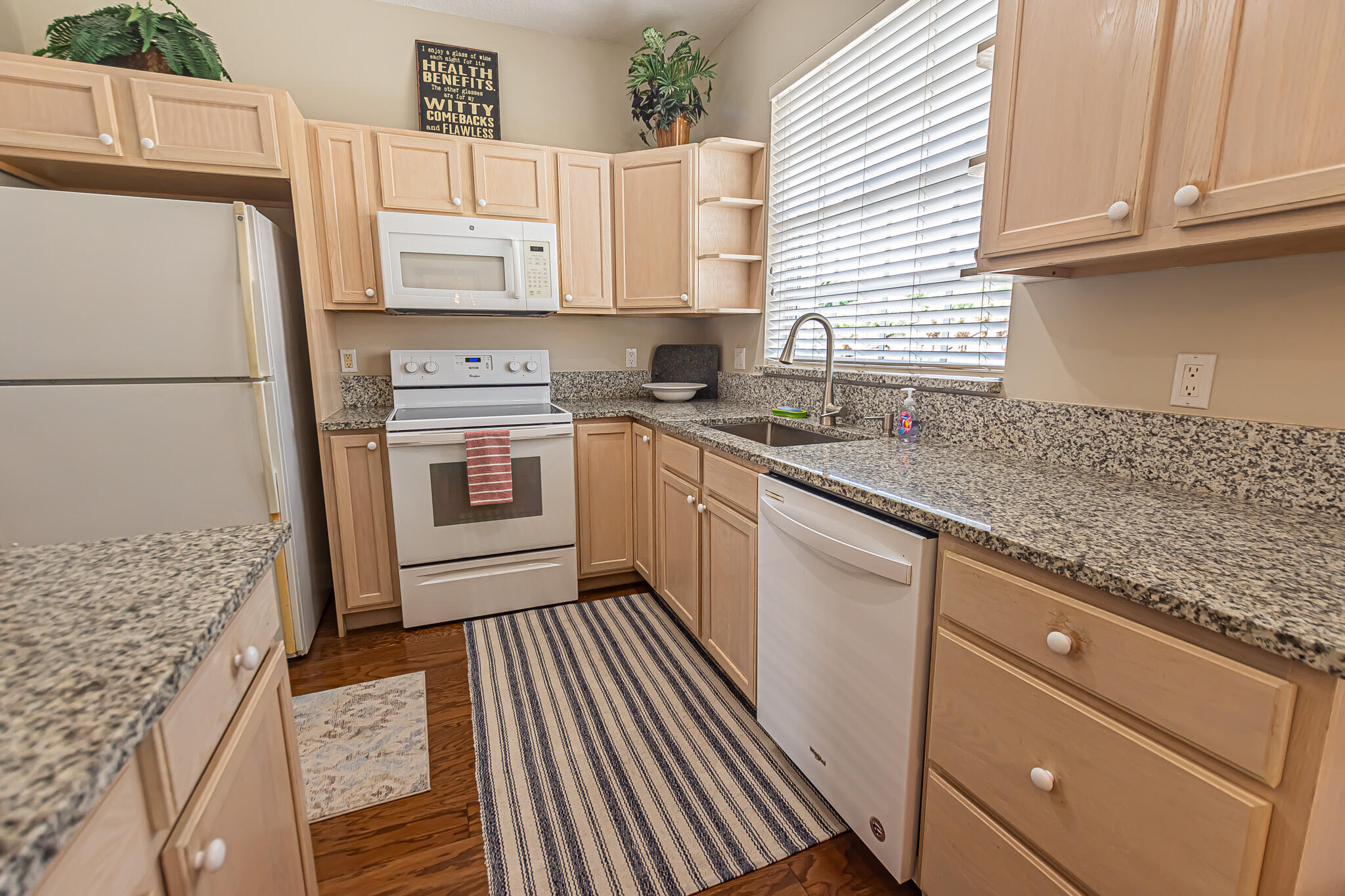 CASTLE PINES - Residential