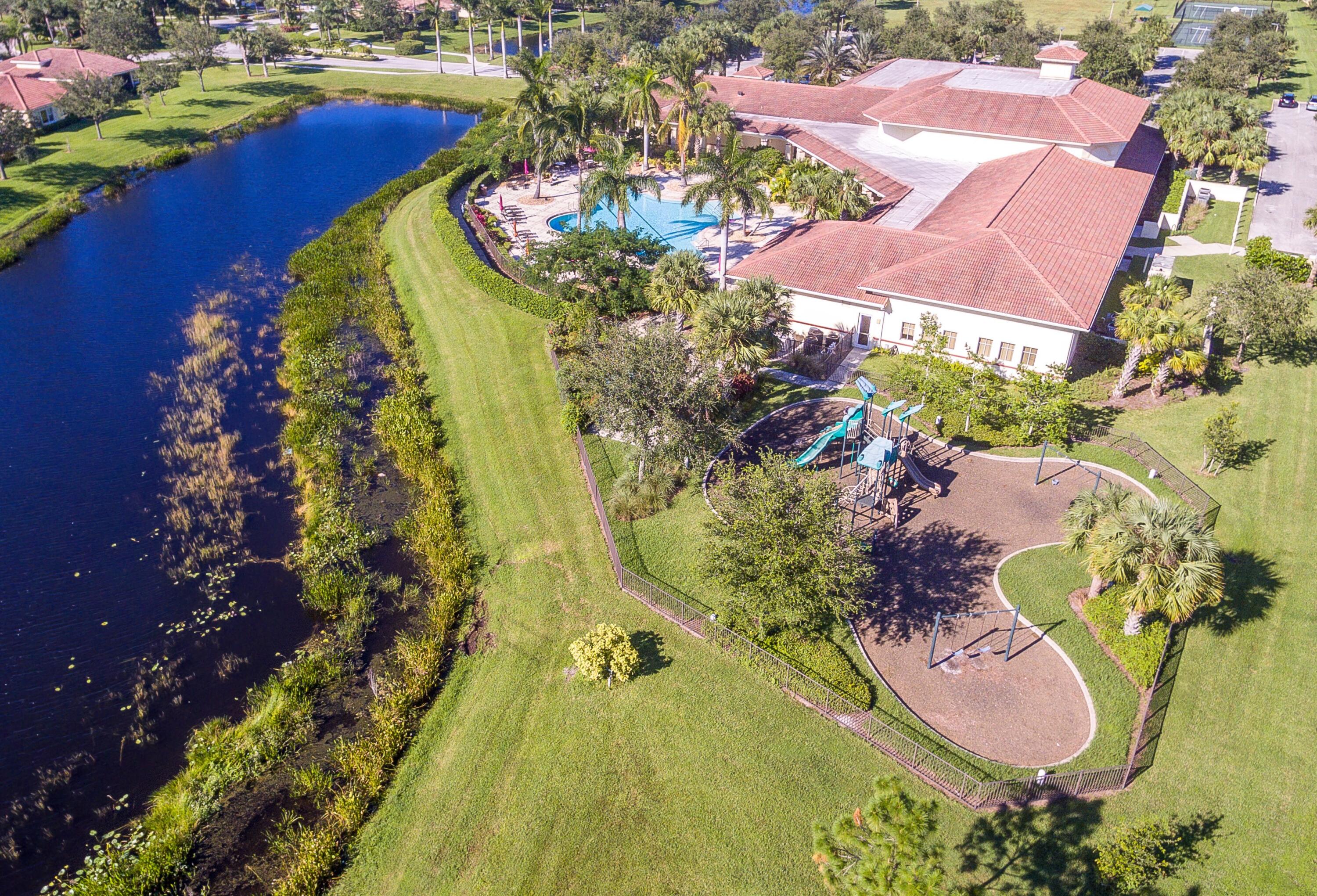 CASTLE PINES - Residential
