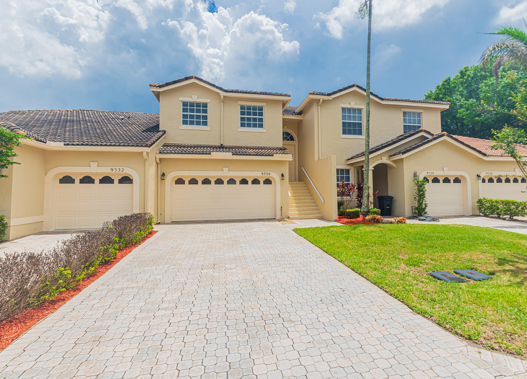 CASTLE PINES - Residential