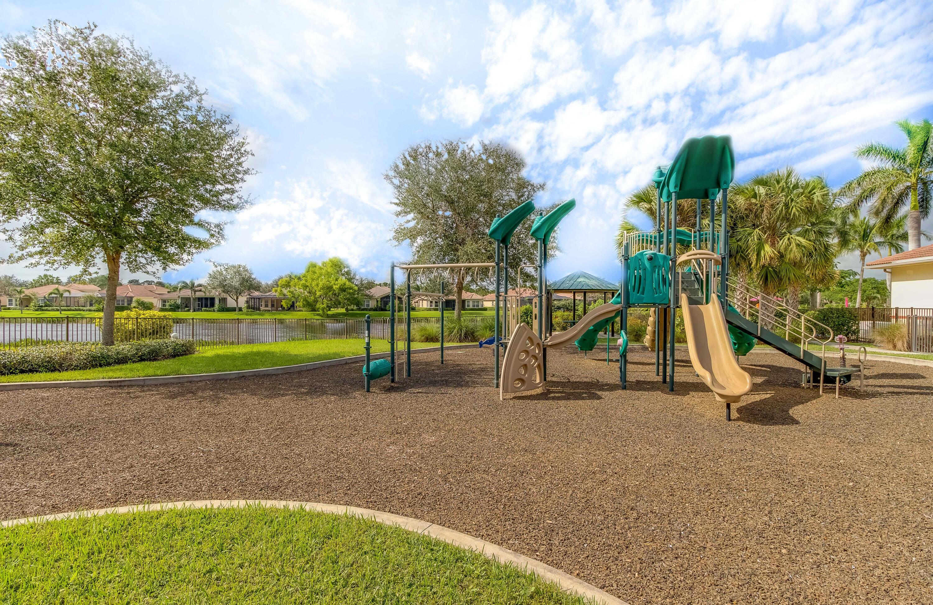 CASTLE PINES - Residential