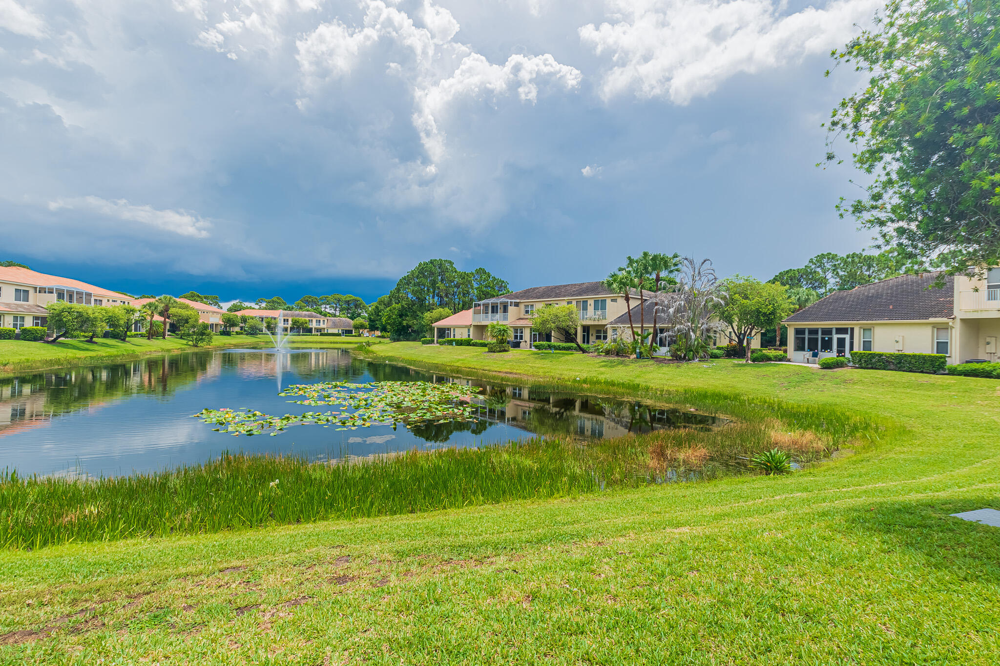 CASTLE PINES - Residential