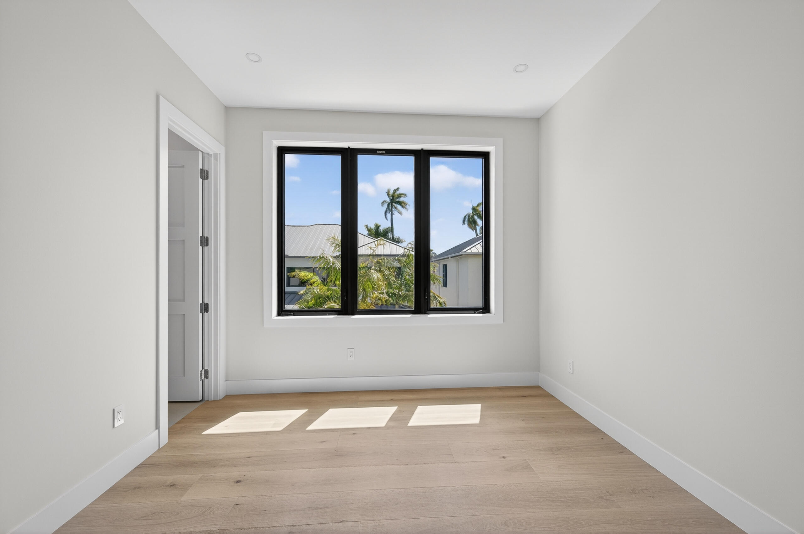 RIO VISTA ISLES - Residential