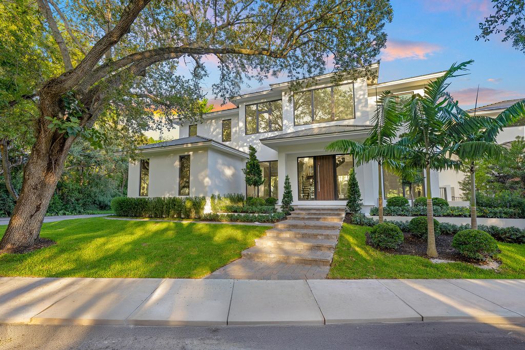 Photo of 1550 Ponce De Leon Drive, Fort Lauderdale, FL 33316 (MLS # B26013850)