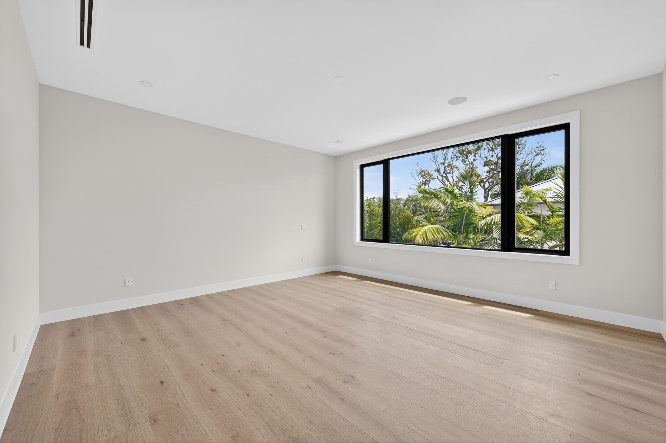 RIO VISTA ISLES - Residential