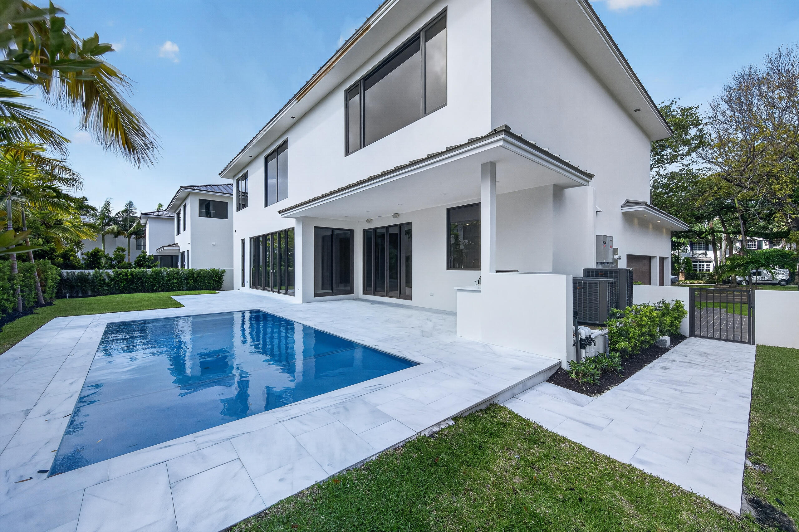 RIO VISTA ISLES - Residential