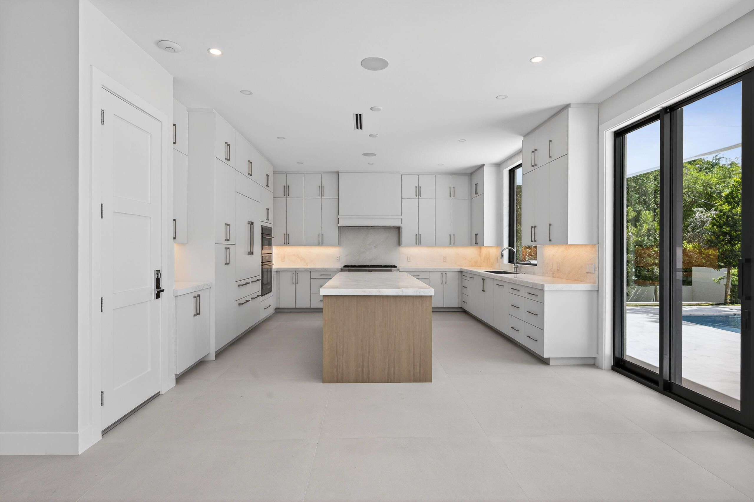 RIO VISTA ISLES - Residential