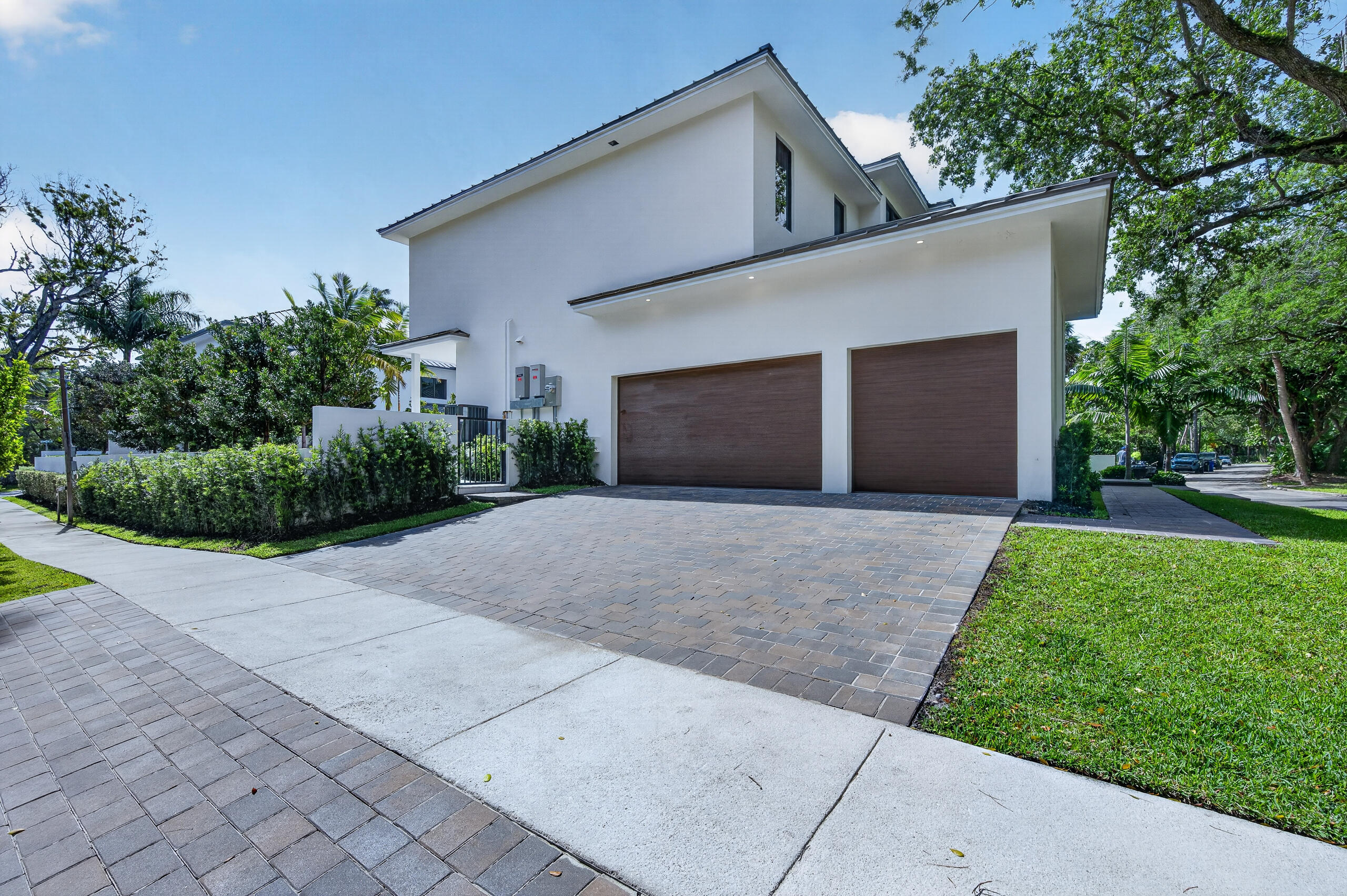 RIO VISTA ISLES - Residential