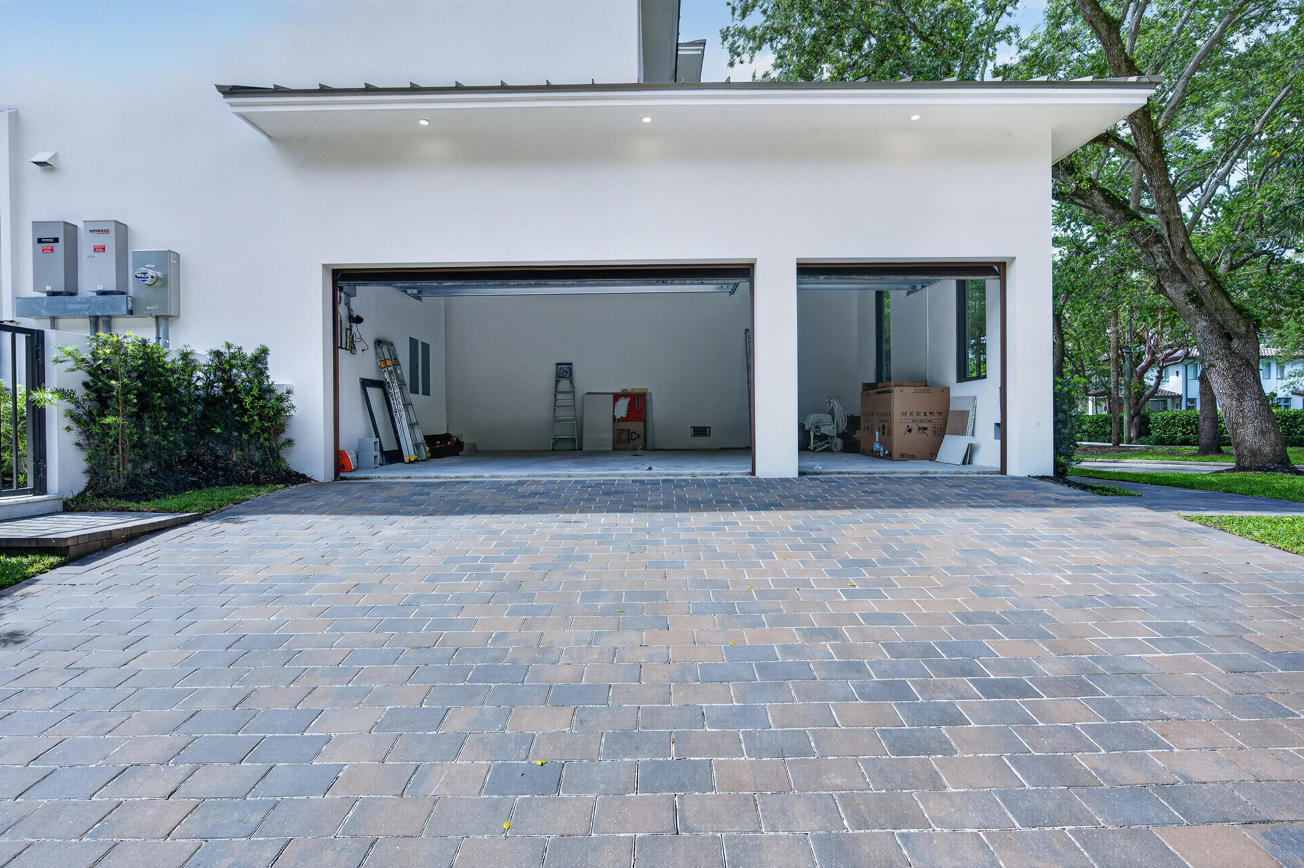 RIO VISTA ISLES - Residential