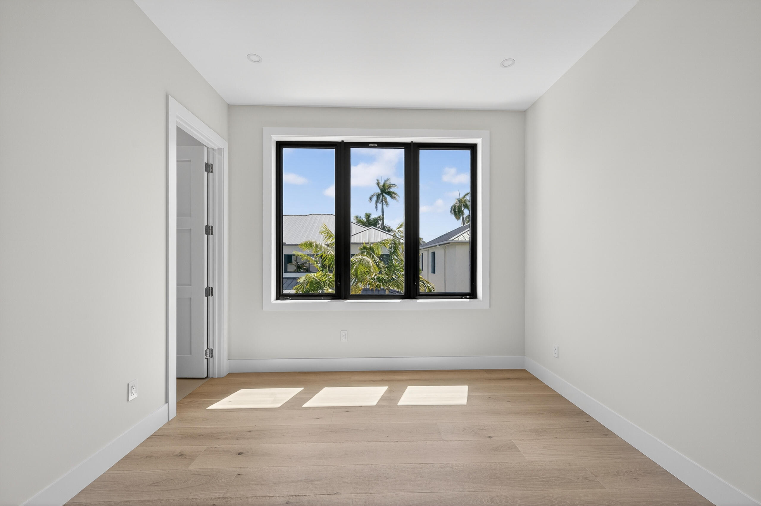 RIO VISTA ISLES - Residential