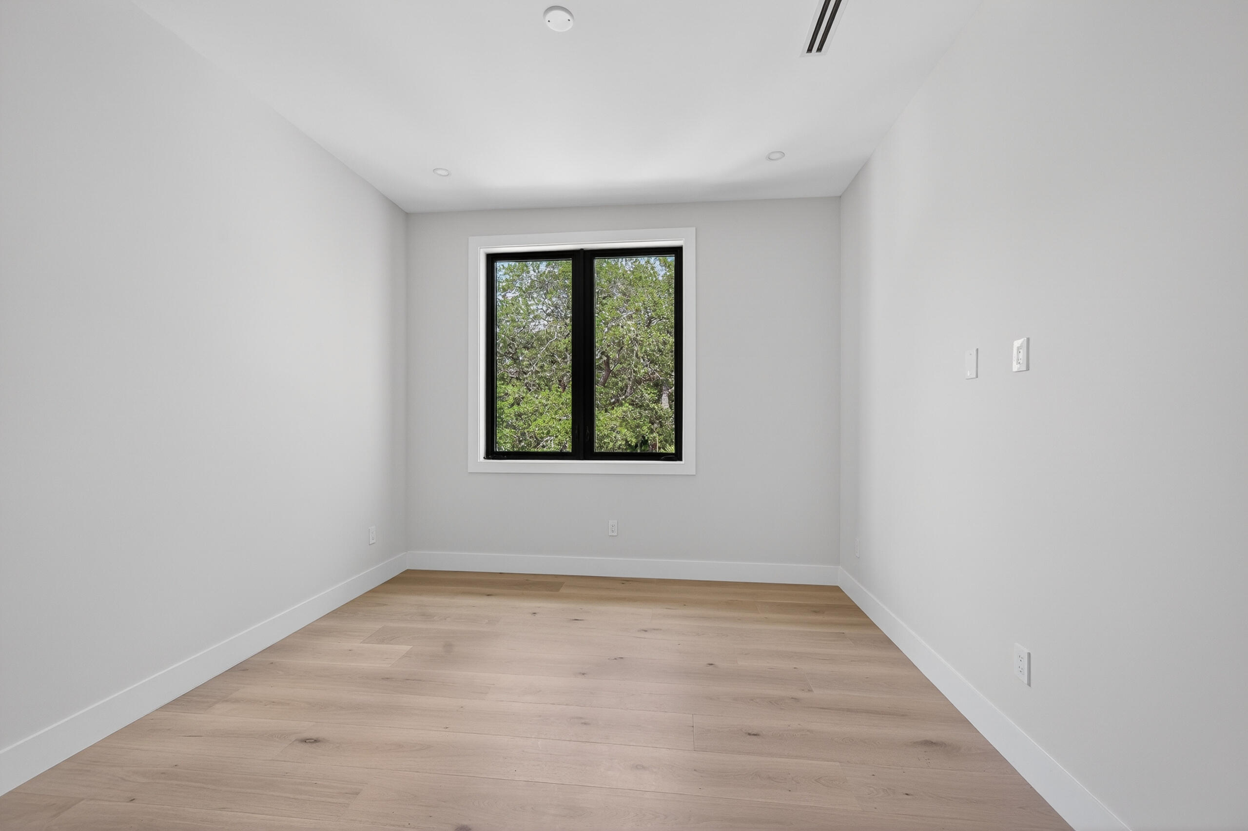 RIO VISTA ISLES - Residential