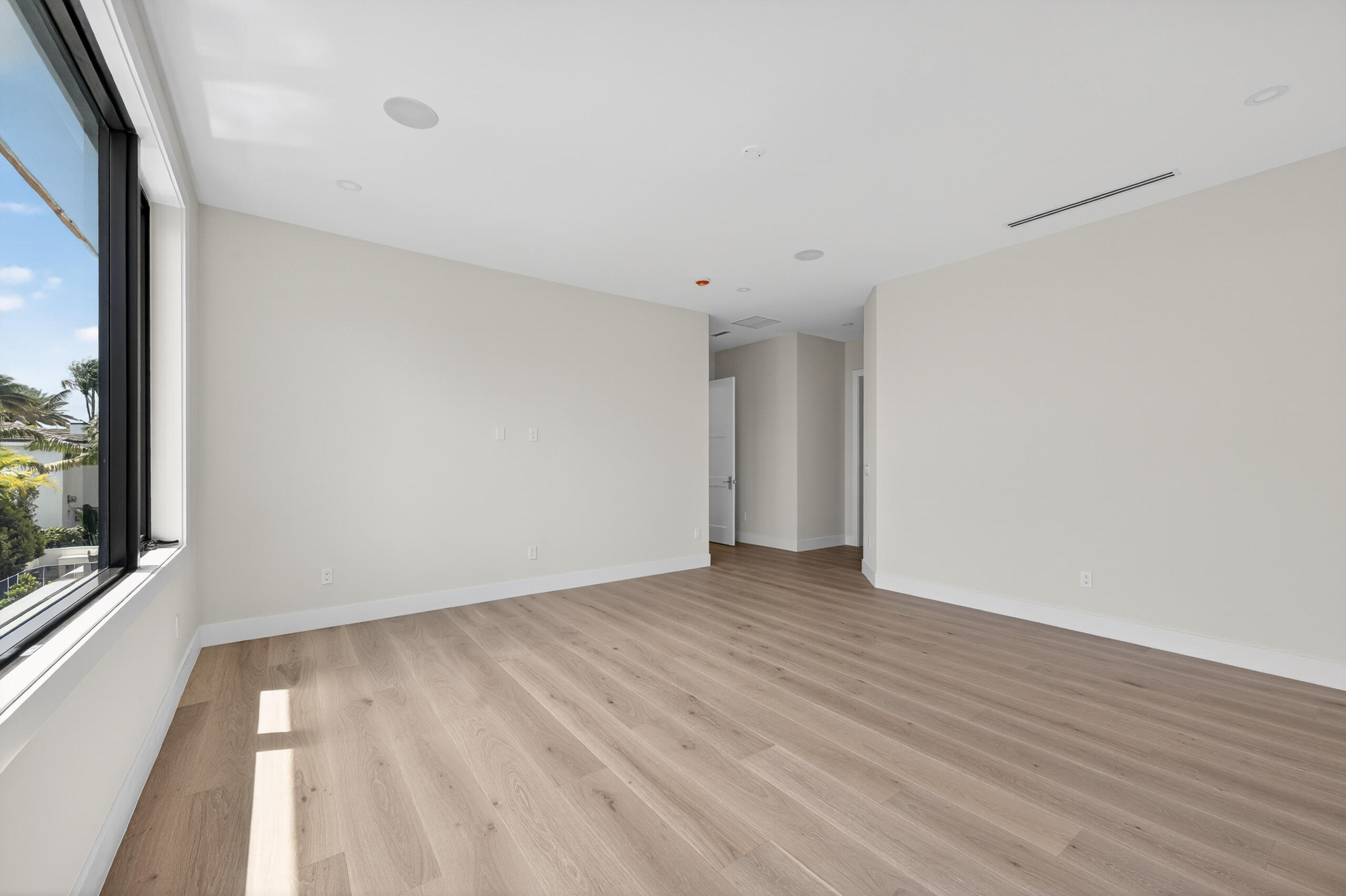 RIO VISTA ISLES - Residential