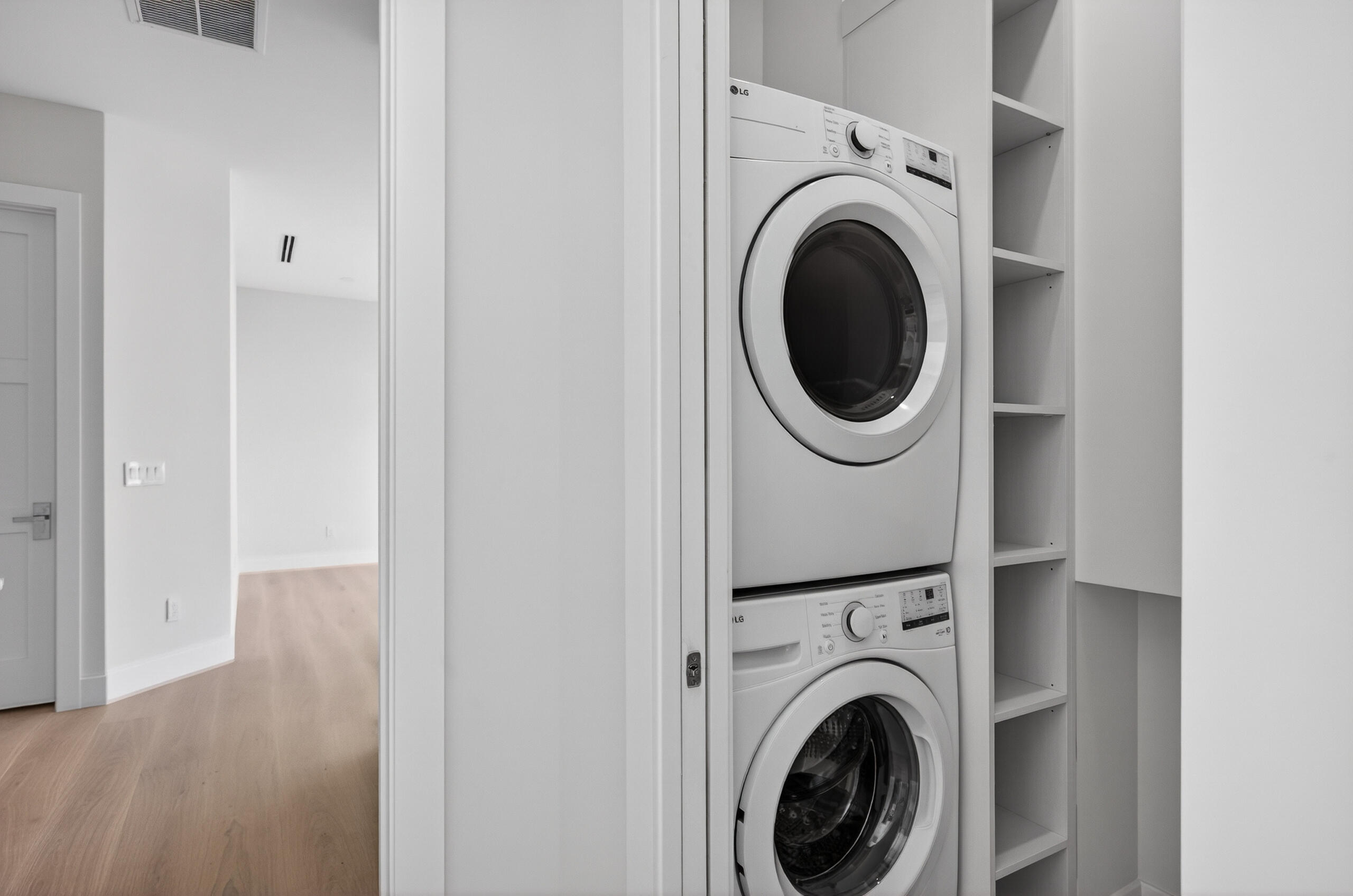 RIO VISTA ISLES - Residential