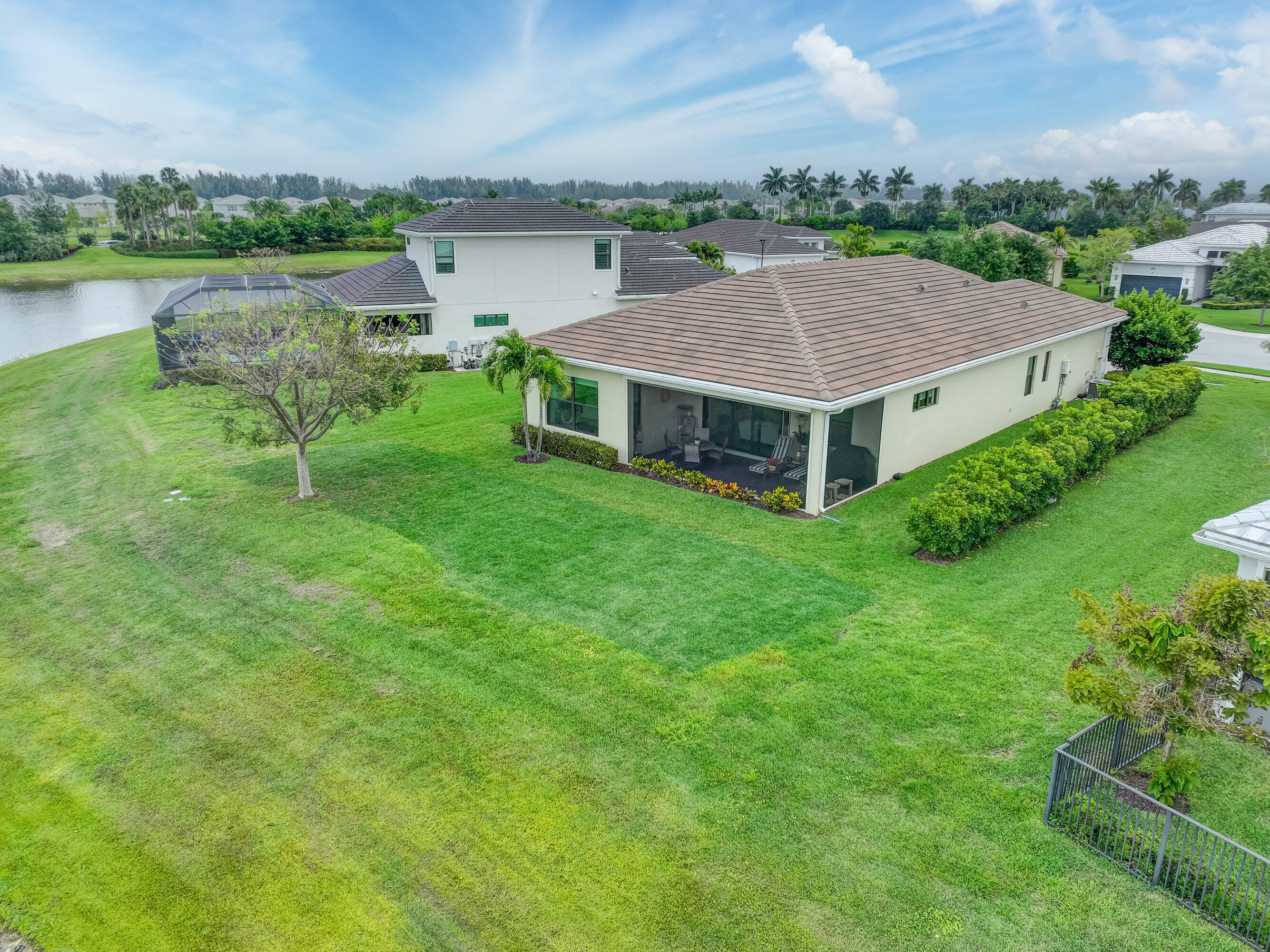 CRESSWIND PALM BEACH - Residential