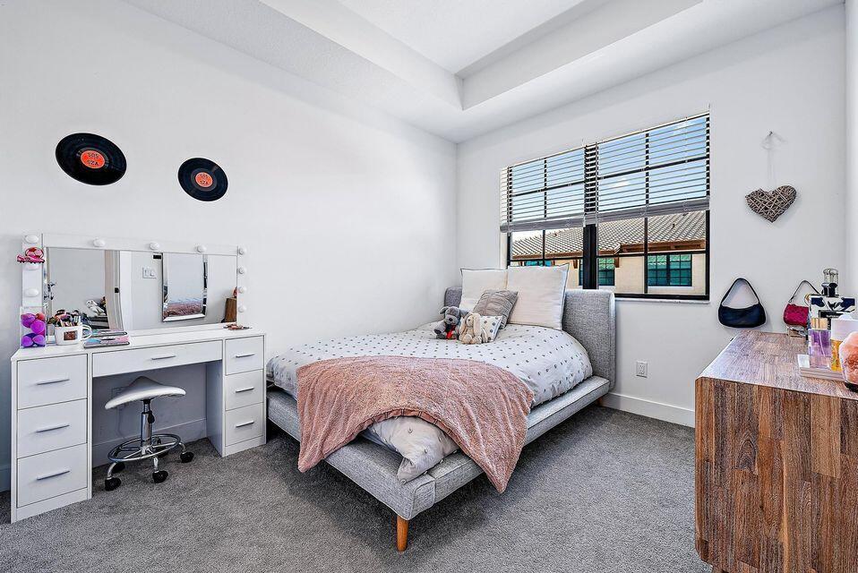 ALTON NEIGHBORHOOD 4 - Residential Lease