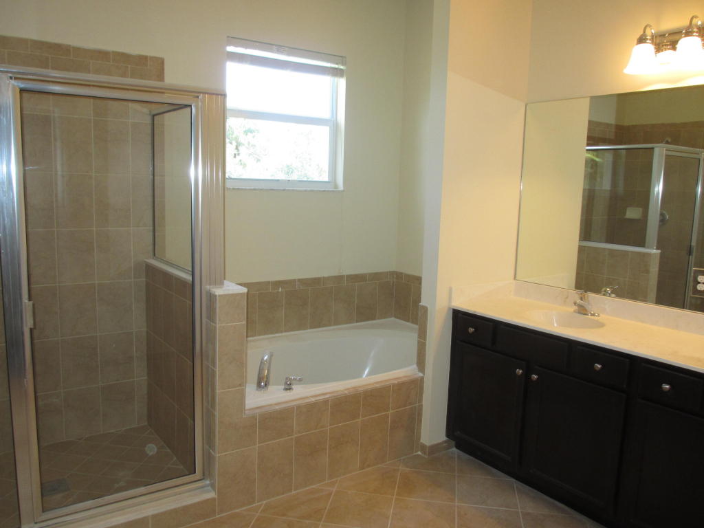 LOXAHATCHEE RESERVE NORTH - Residential Lease