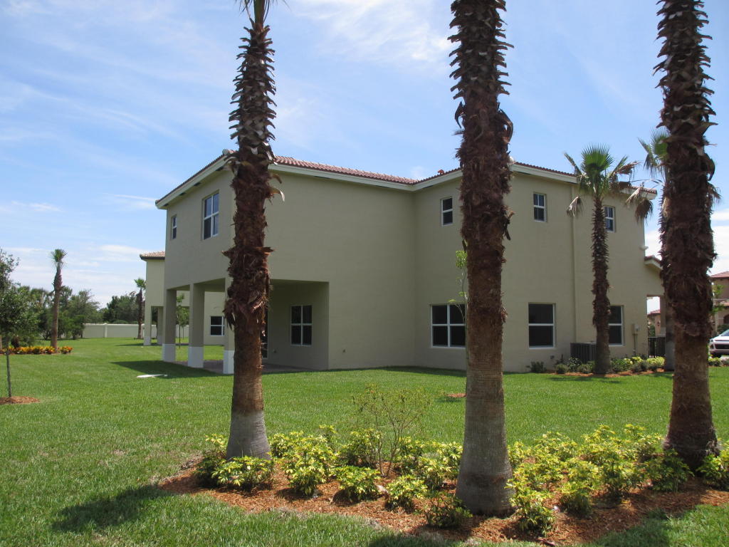 LOXAHATCHEE RESERVE NORTH - Residential Lease