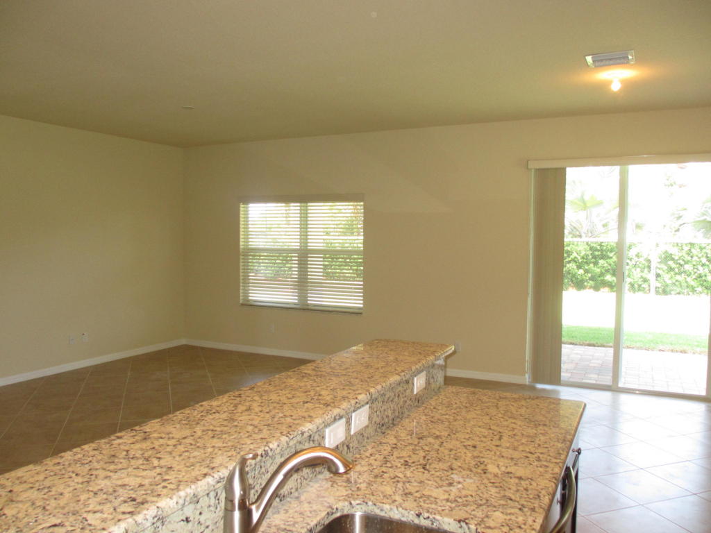 LOXAHATCHEE RESERVE NORTH - Residential Lease