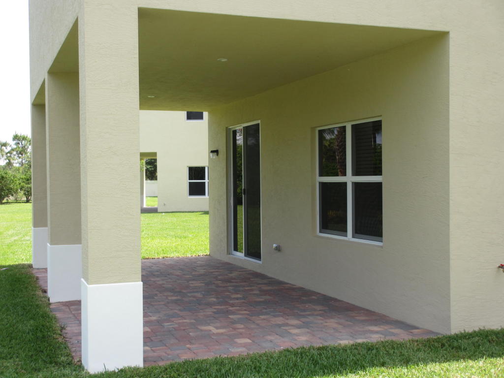 LOXAHATCHEE RESERVE NORTH - Residential Lease