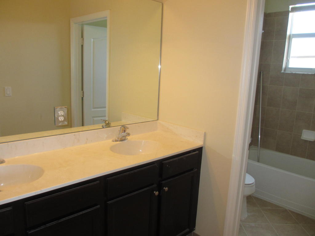 LOXAHATCHEE RESERVE NORTH - Residential Lease