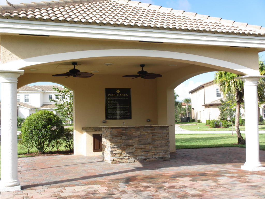 LOXAHATCHEE RESERVE NORTH - Residential Lease