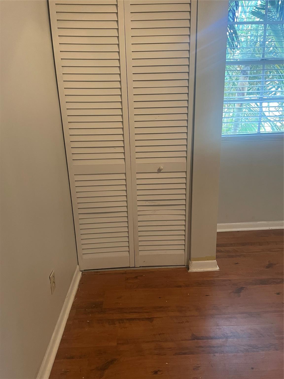 VILLAS AT WOODLAND - Residential Lease