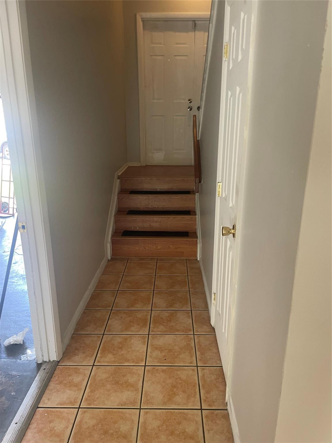 VILLAS AT WOODLAND - Residential Lease