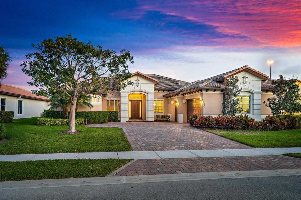 Photo of 341 Rudder Cay Way Way, Jupiter, FL 33458 (MLS # R10704631)