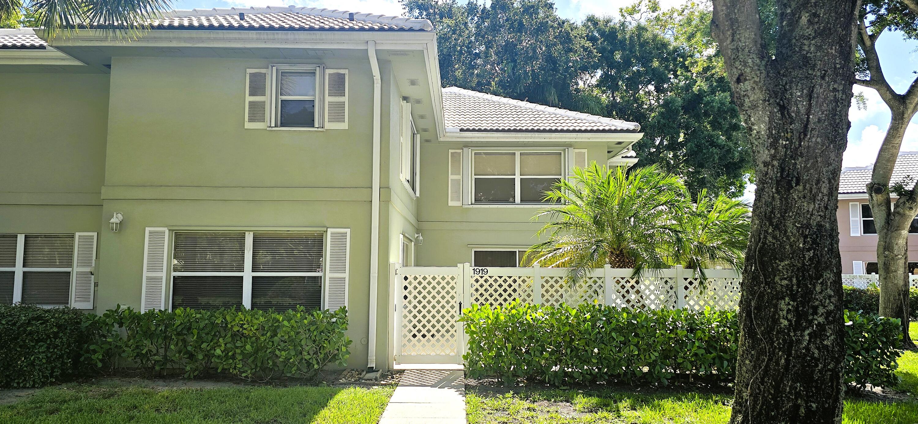 1919 Hartford Court