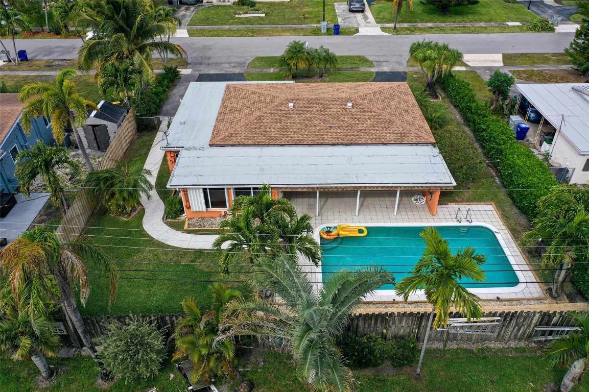 Lyons Park 33-28 B - Residential