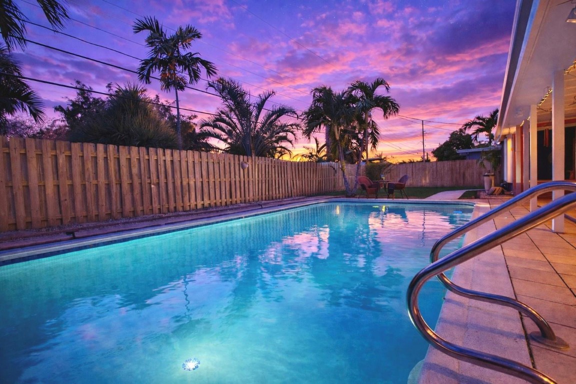 Lyons Park 33-28 B - Residential