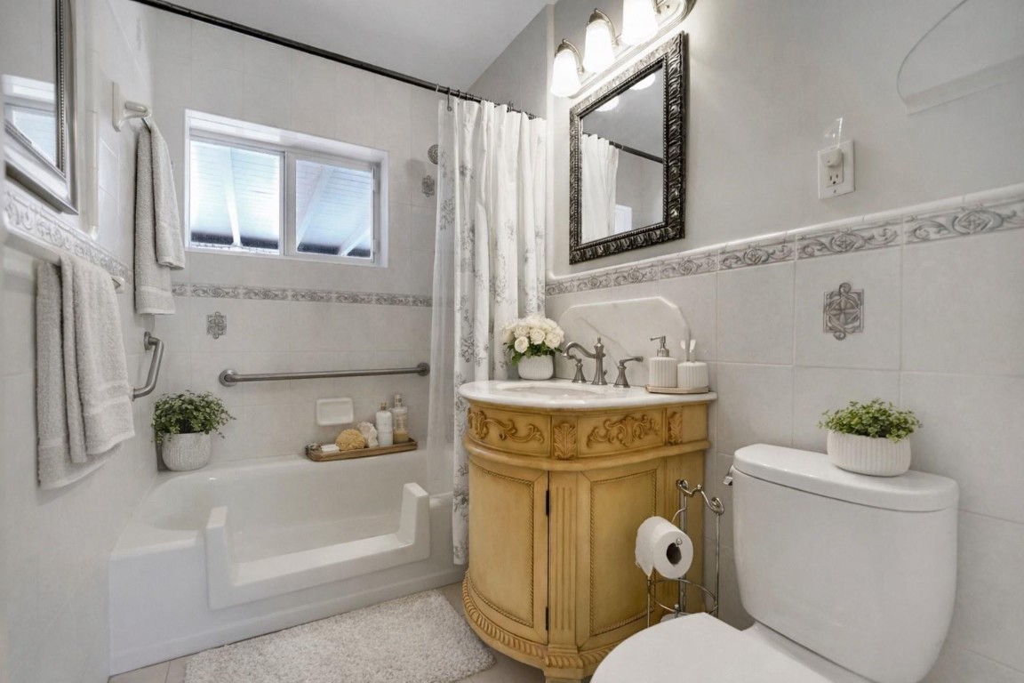 Lyons Park 33-28 B - Residential