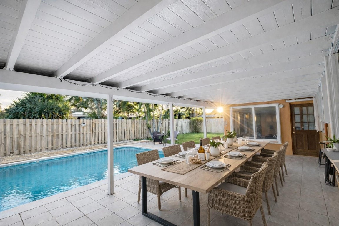 Lyons Park 33-28 B - Residential