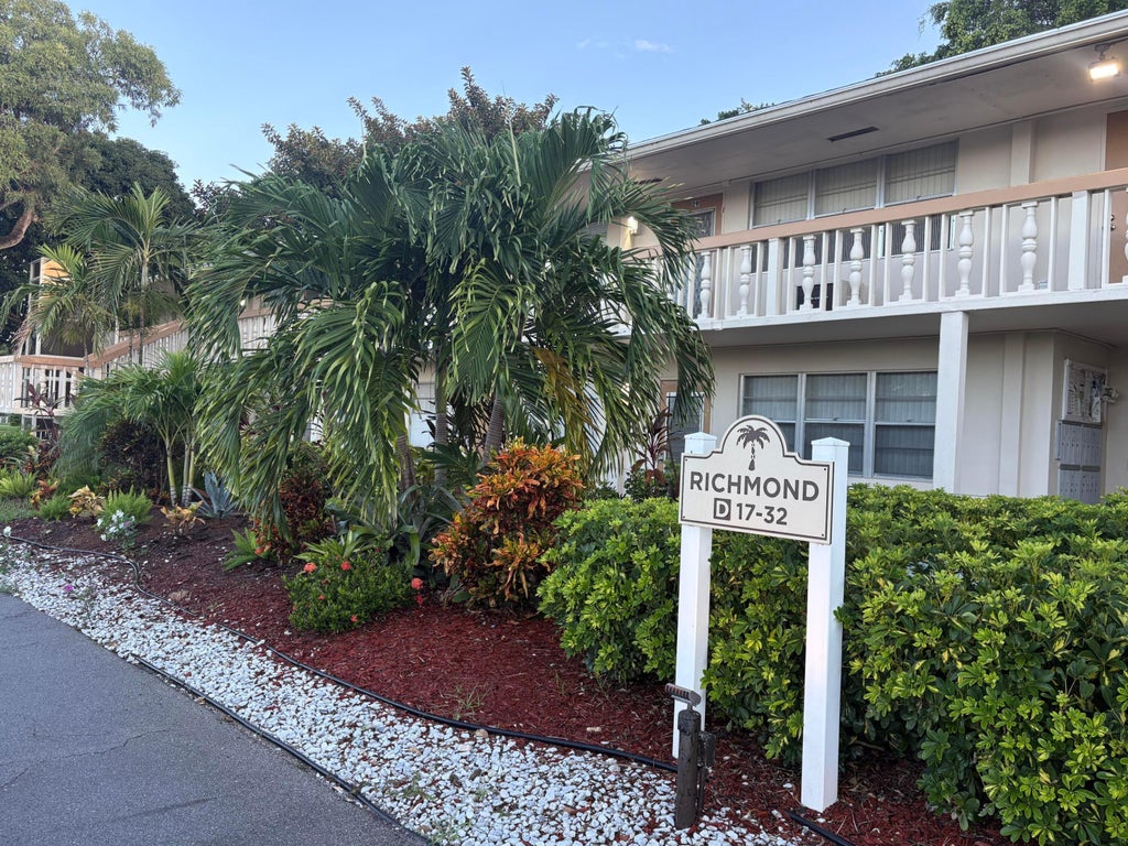 Photo of 29 RICHMOND D Crescent, Deerfield Beach, FL 33442 (MLS # B26089202)