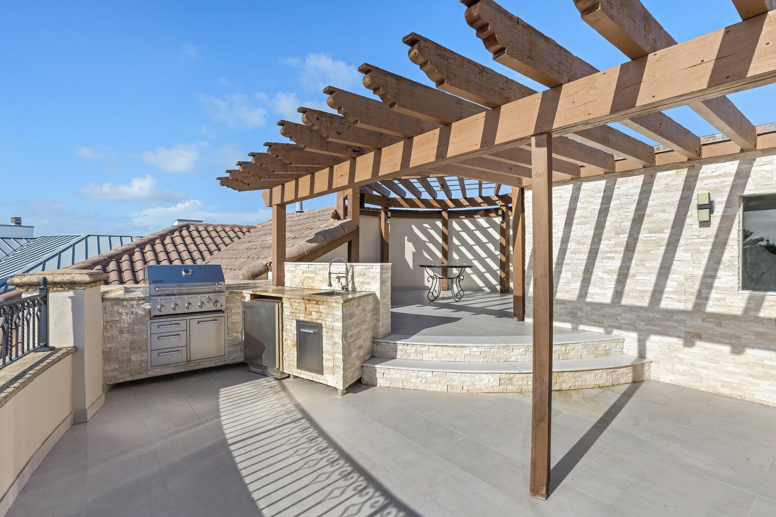 LIGHTHOUSE POINT 6TH SEC - Residential