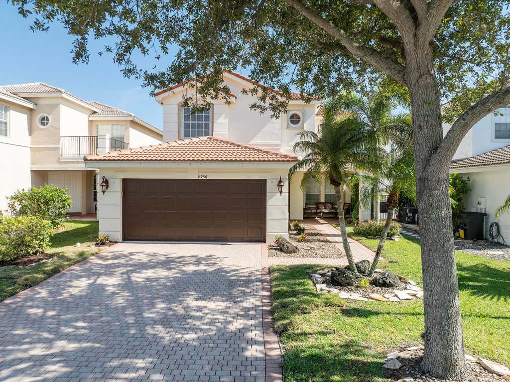 Photo of 8936 Chestnut Ridge Way, Boynton Beach, FL 33473 (MLS # R10993807)