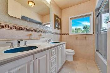 HOLLYWOOD LAKES SECTION - Residential Lease