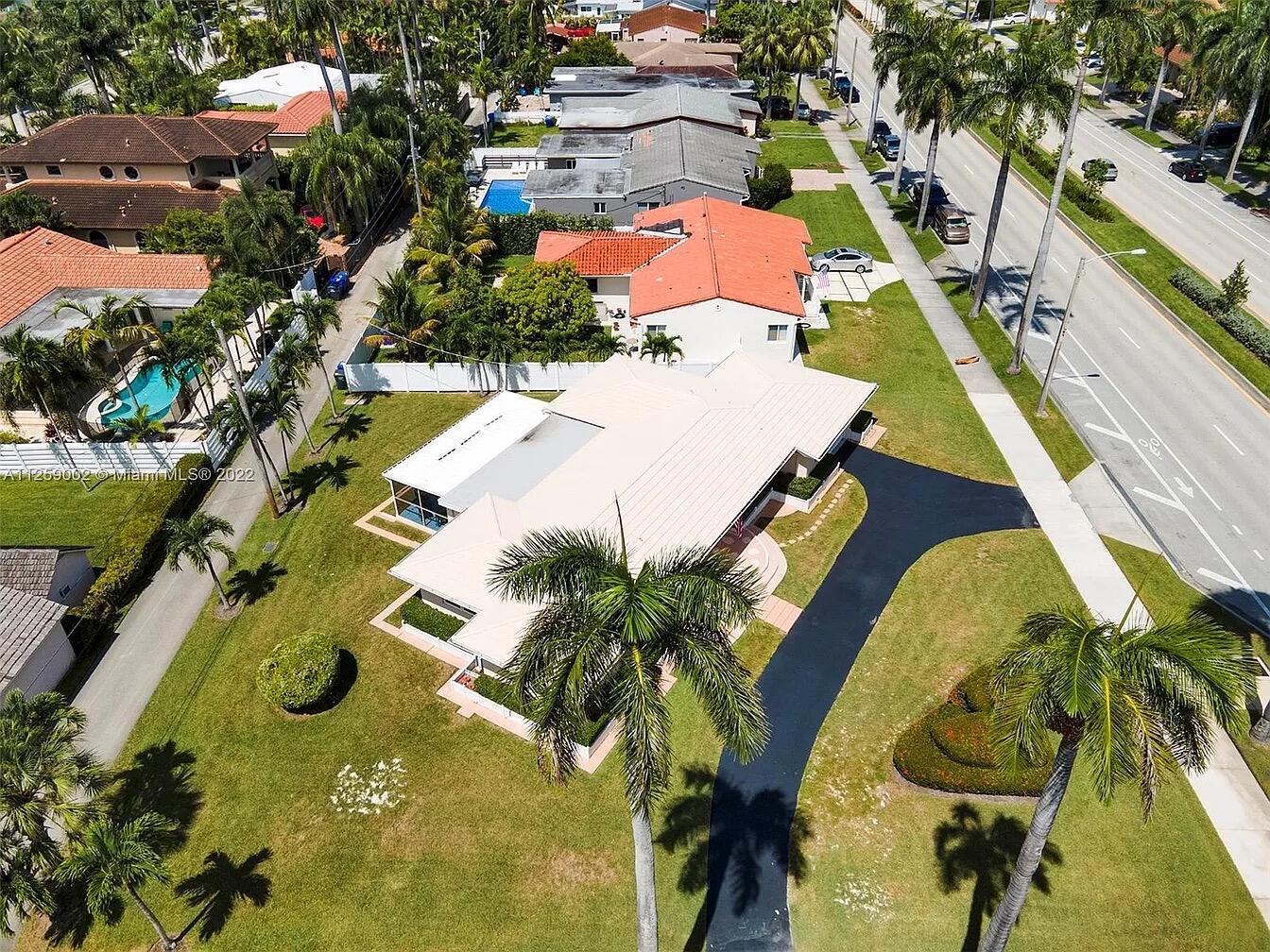HOLLYWOOD LAKES SECTION - Residential Lease