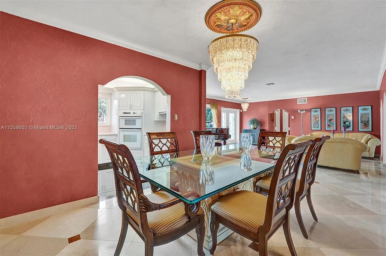 HOLLYWOOD LAKES SECTION - Residential Lease