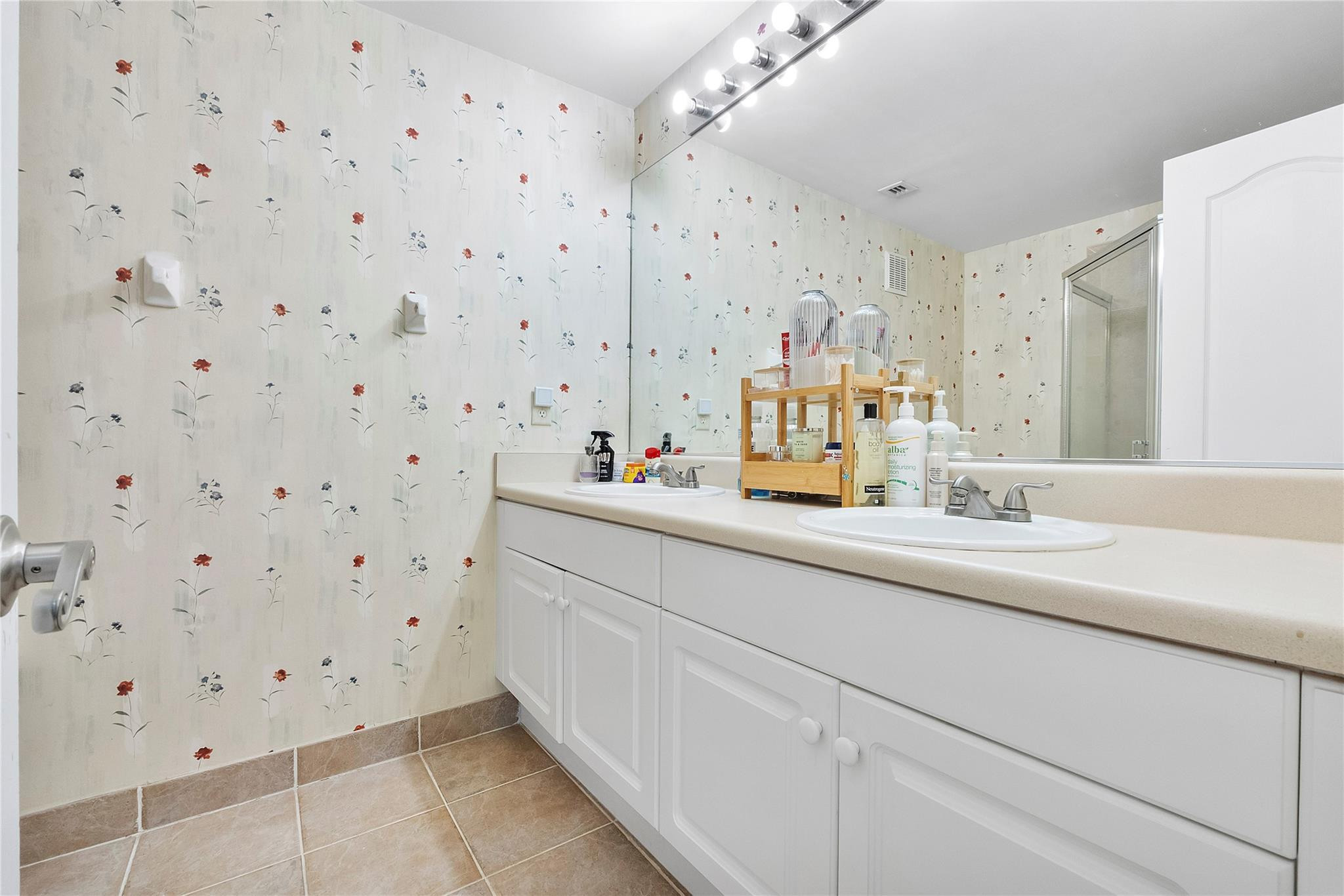 VICTORIA ISLES - Residential