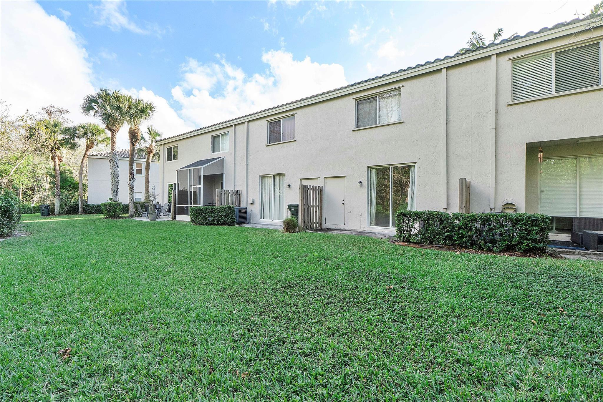 VICTORIA ISLES - Residential