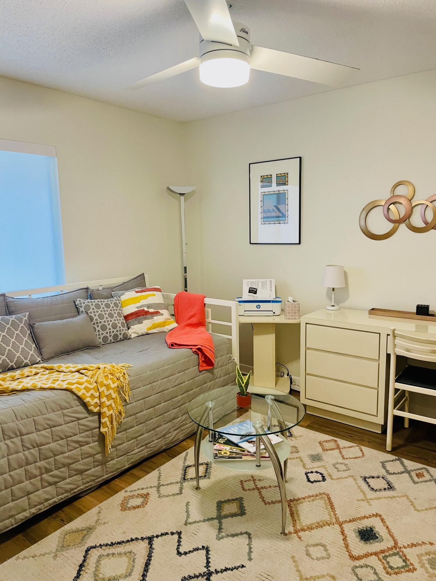 HUNTINGTON LAKES SEC THREE CONDOS - Residential Lease