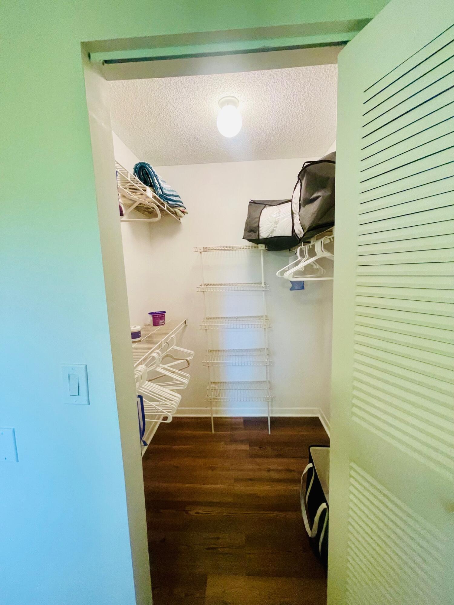 HUNTINGTON LAKES SEC THREE CONDOS - Residential Lease
