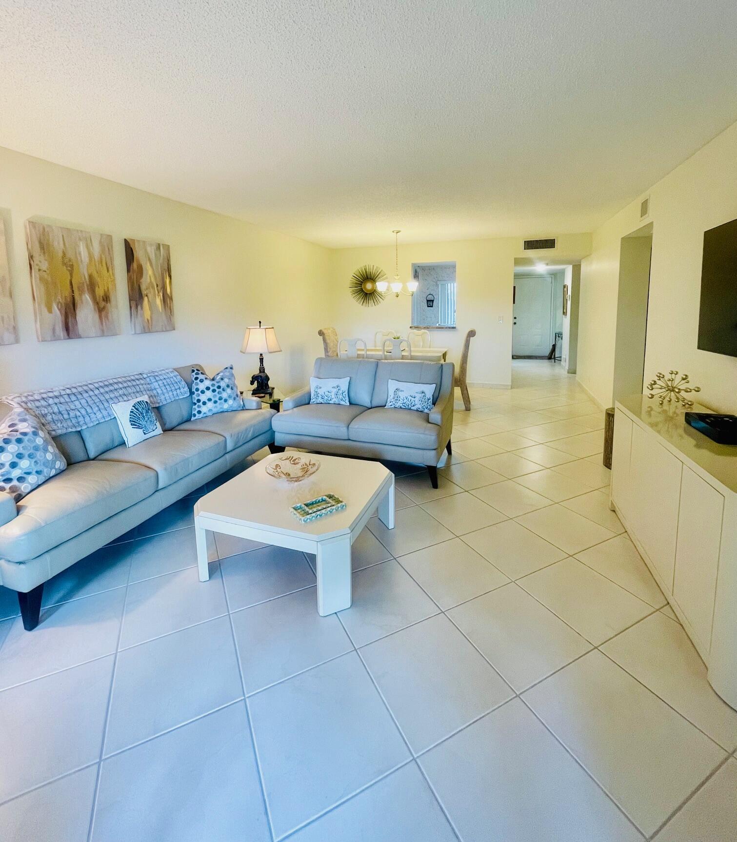 HUNTINGTON LAKES SEC THREE CONDOS - Residential Lease