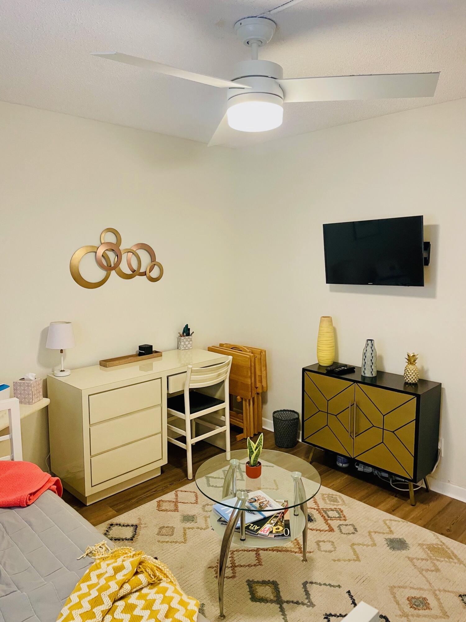 HUNTINGTON LAKES SEC THREE CONDOS - Residential Lease