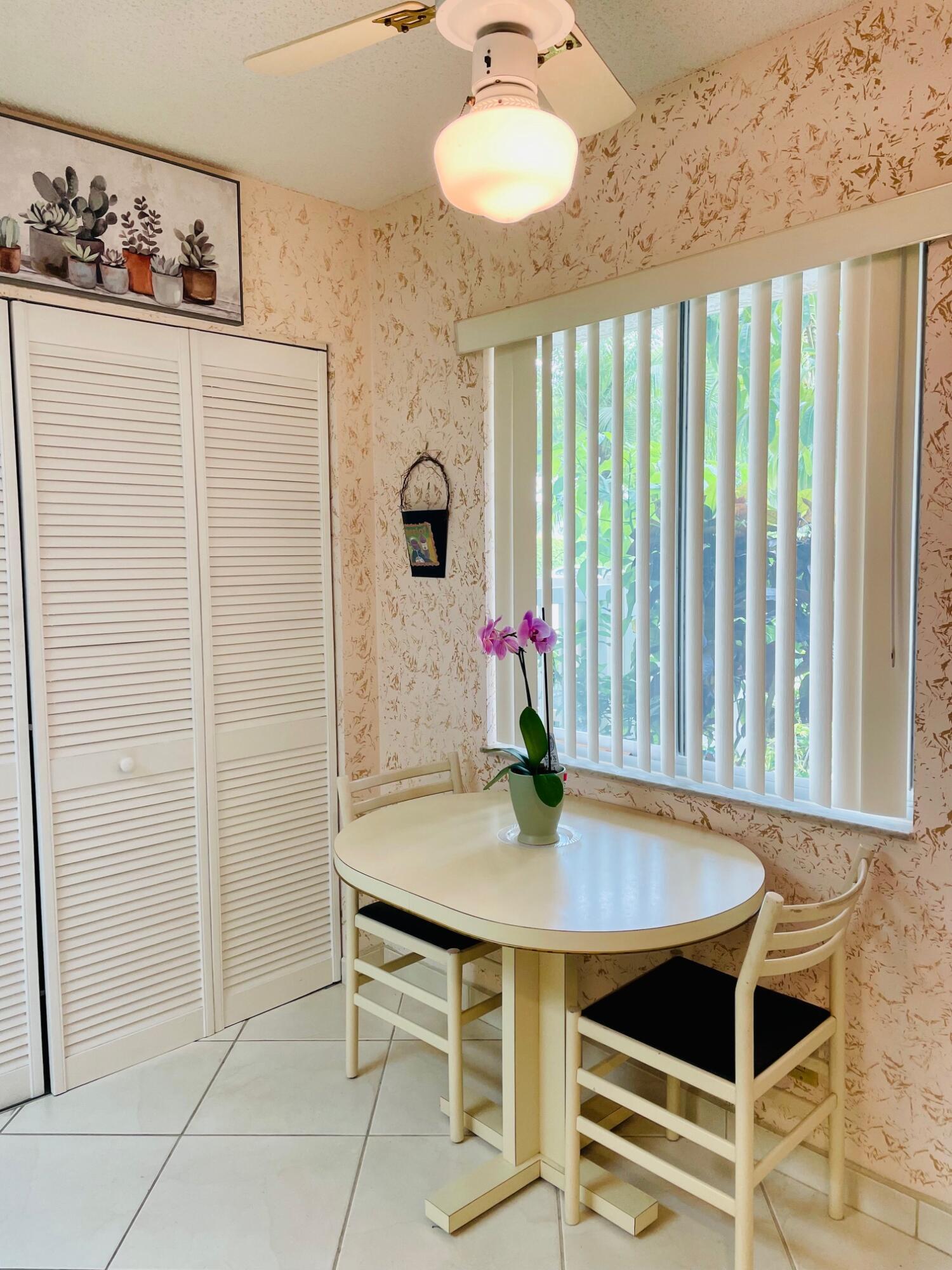HUNTINGTON LAKES SEC THREE CONDOS - Residential Lease